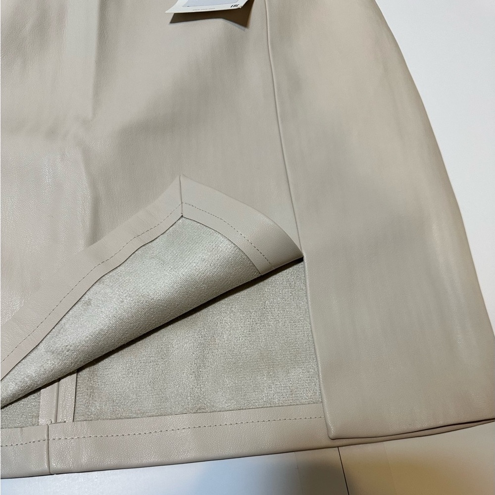 Zara vegan leather Women's Skirt - Picture 2 of 3
